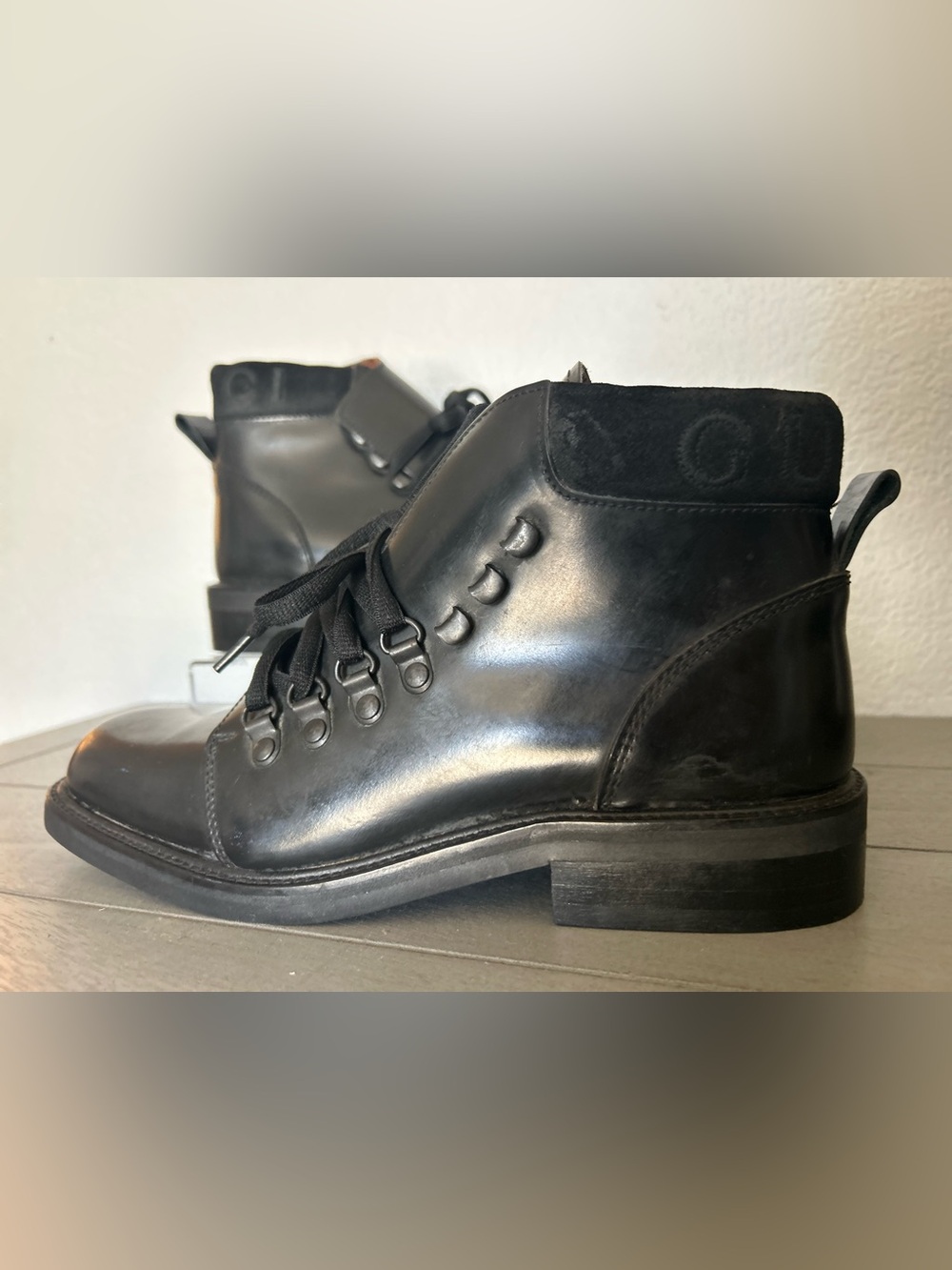 Rare Gucci Black Leather Combat-Style Ankle Boots vintage 90s lace up 37.5